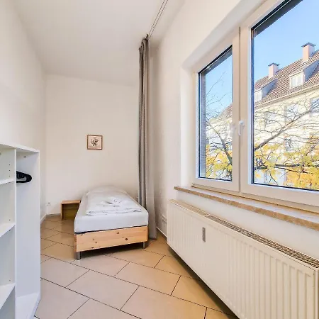 Tolstov - 2 , 3 And 4 - 25 Min Messe Dus Lägenhet Duisburg