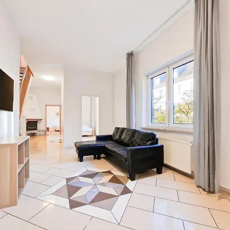 Apartmán Tolstov - 2 , 3 And 4 - 25 Min Messe Dus