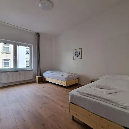 Appartamento Tolstov - 2 , 3 And 4 - 25 Min Messe Dus *