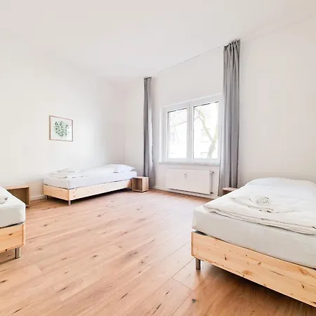Apartmán Tolstov - 2 , 3 And 4 - 25 Min Messe Dus *