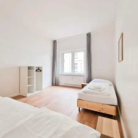 Apartmán Tolstov - 2 , 3 And 4 - 25 Min Messe Dus