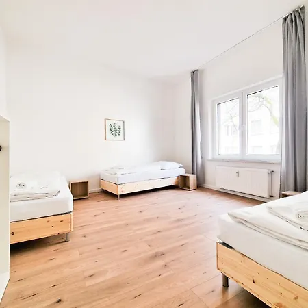 Tolstov - 2 , 3 And 4 - 25 Min Messe Dus Apartmán Duisburg