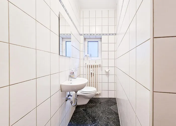 Tolstov - 2 , 3 And 4 - 25 Min Messe Dus Appartamento Duisburgo